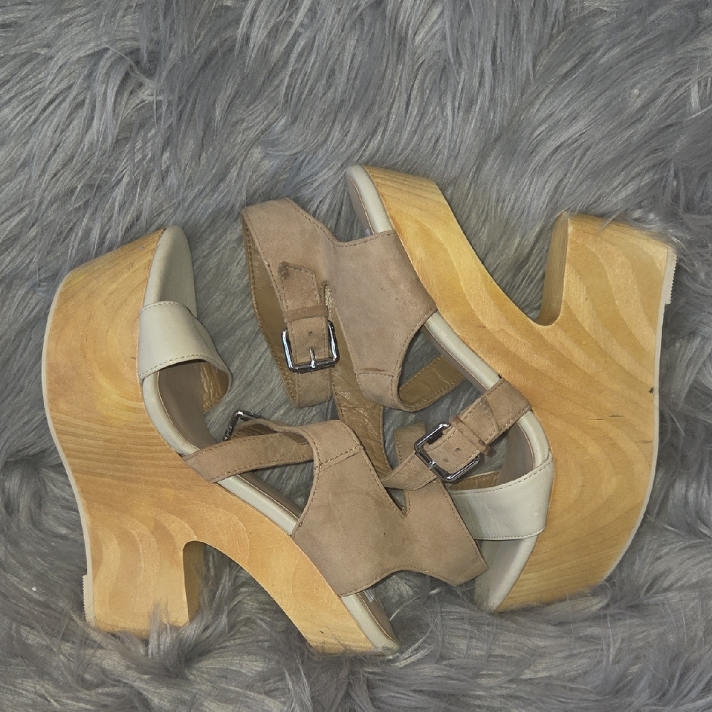 Dolce Vita Beige and Tan Strappy Platform Wedge Sandals - Picture 3 of 6